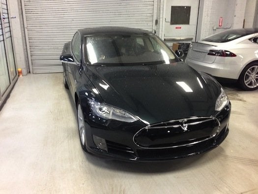httpswww.popsci.comsitespopsci.comfilesimport2013importPopSciArticles2013-tesla-model-s-in-queens-ny-service-center-awaiting-delivery-to-buyer-david-noland-feb-2013_100417863_l.jpg