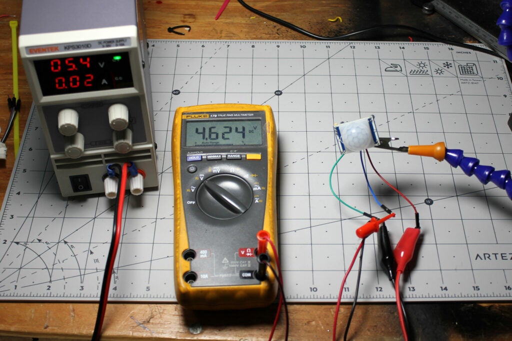 PIR sensor, power supply, voltmeter