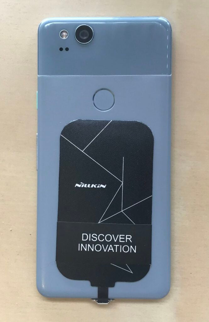 Nillkin Magic Tag wireless receiver on a Google Pixel 2 phone