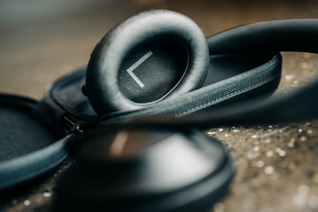 Bose noise cancelling headphones 700 inner ear