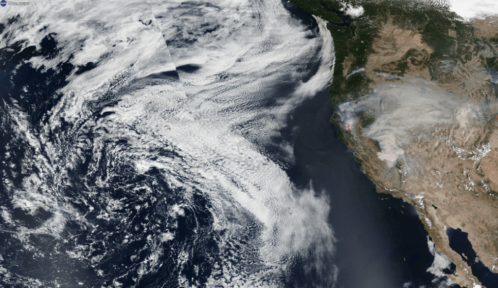 gif showing smoke coming off fires on the west coast of the US